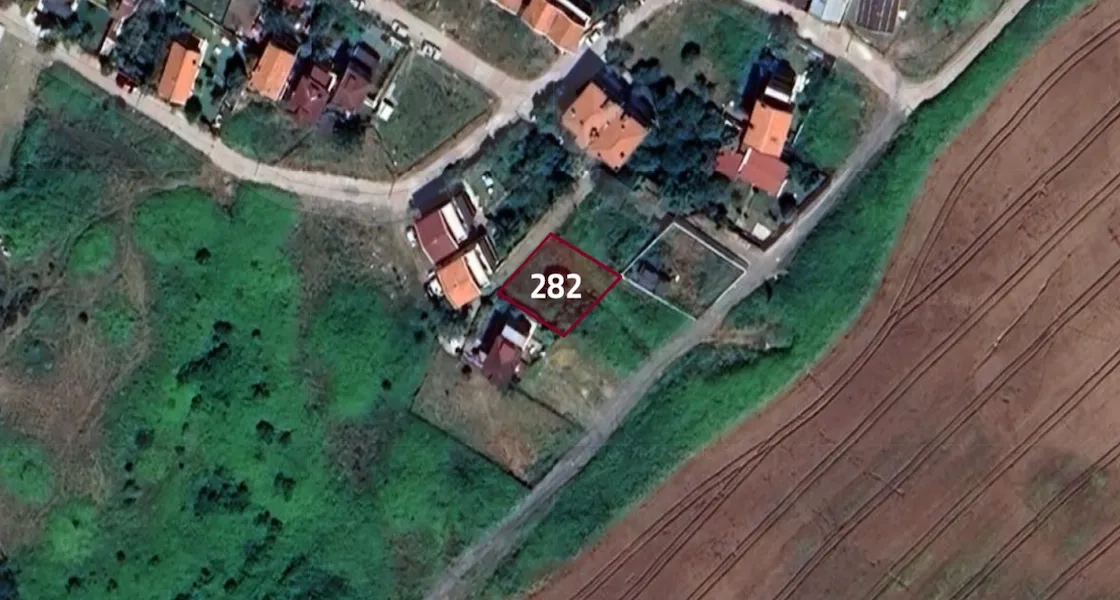 Land for sale suitable for residential development in Karaborun, located within the Arnout Köy area | L282