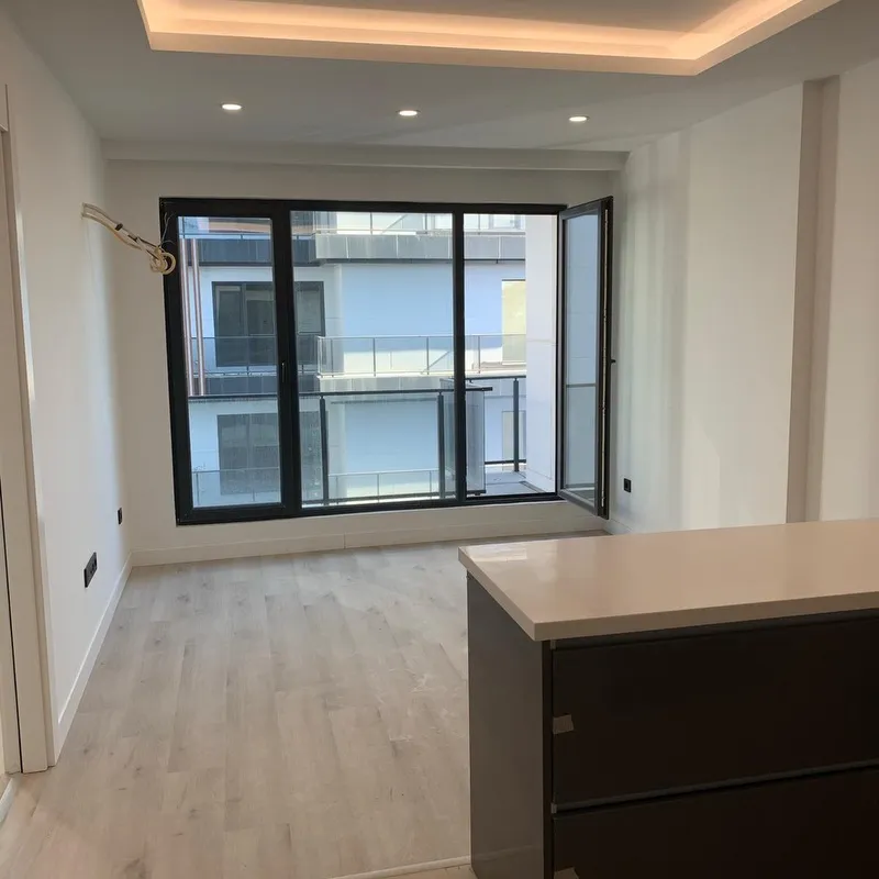 For sale room apartment and hall SH141