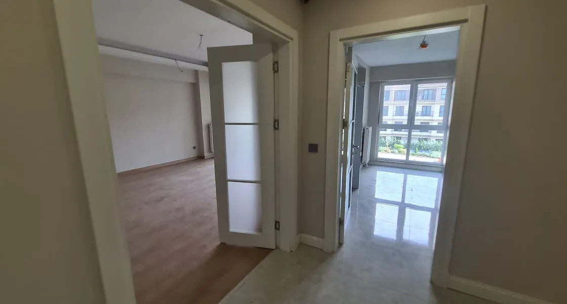 Two-room apartment for sale in Bahcesehir, Istanbul | SH171