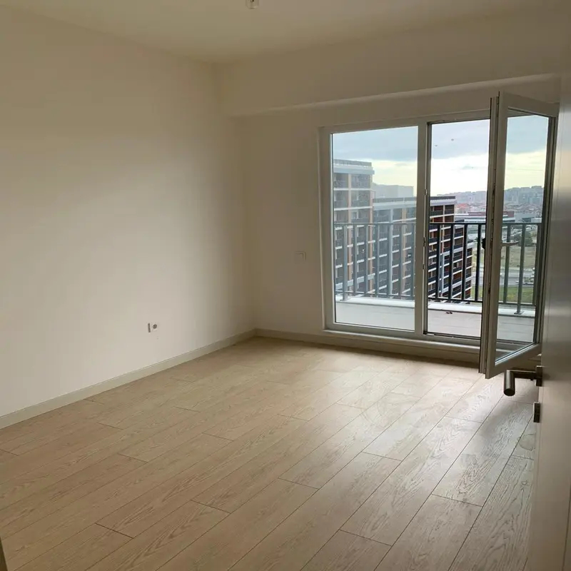 İstanbul Bahçeşehir'de Site İçinde Satılık Daire | SH242