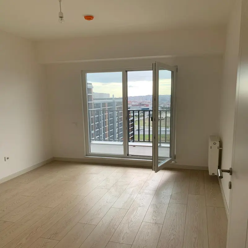 İstanbul Bahçeşehir'de Site İçinde Satılık Daire | SH242
