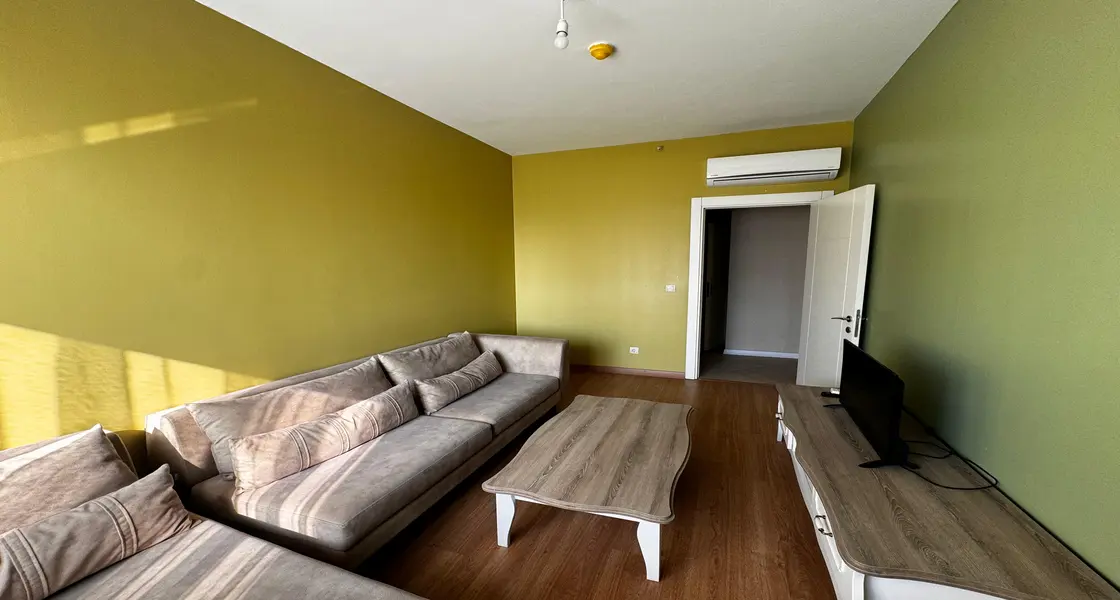 Esenyurt'ta bir konut kompleksinde satılık daire | SH245
