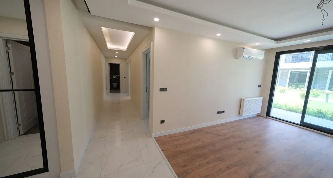 Büyükçekmece'de denize sıfır projede satılık daire | SH270