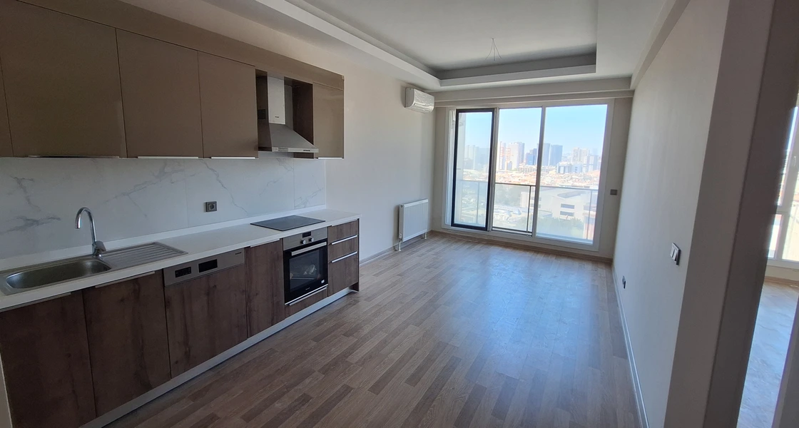 Bağcılar'da, Güneşbahçe Evleri Sitesi içinde satılık daire | SH273